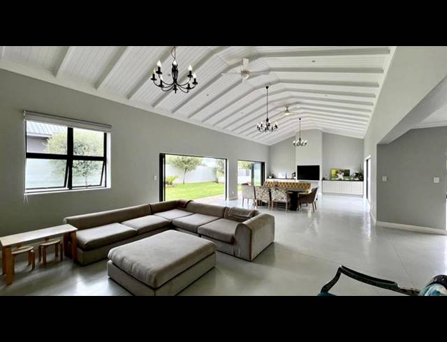 4 BEDROOM HOUSE FOR SALE IN MIDSTREAM ESTATE